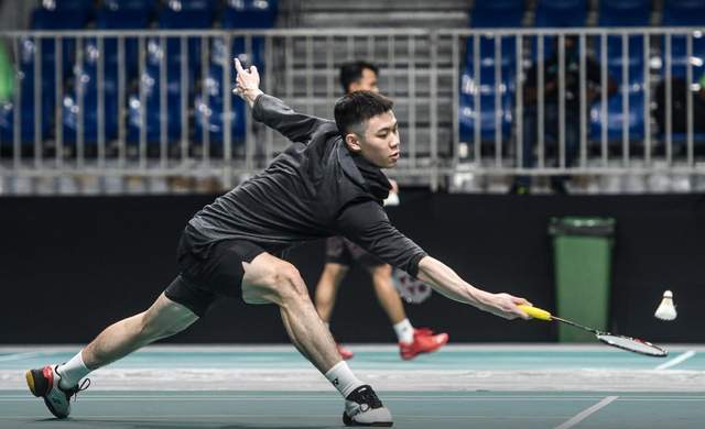 显示了他的 显示了他的