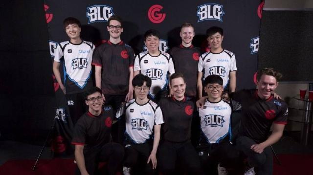 她在比赛中 她在比赛中