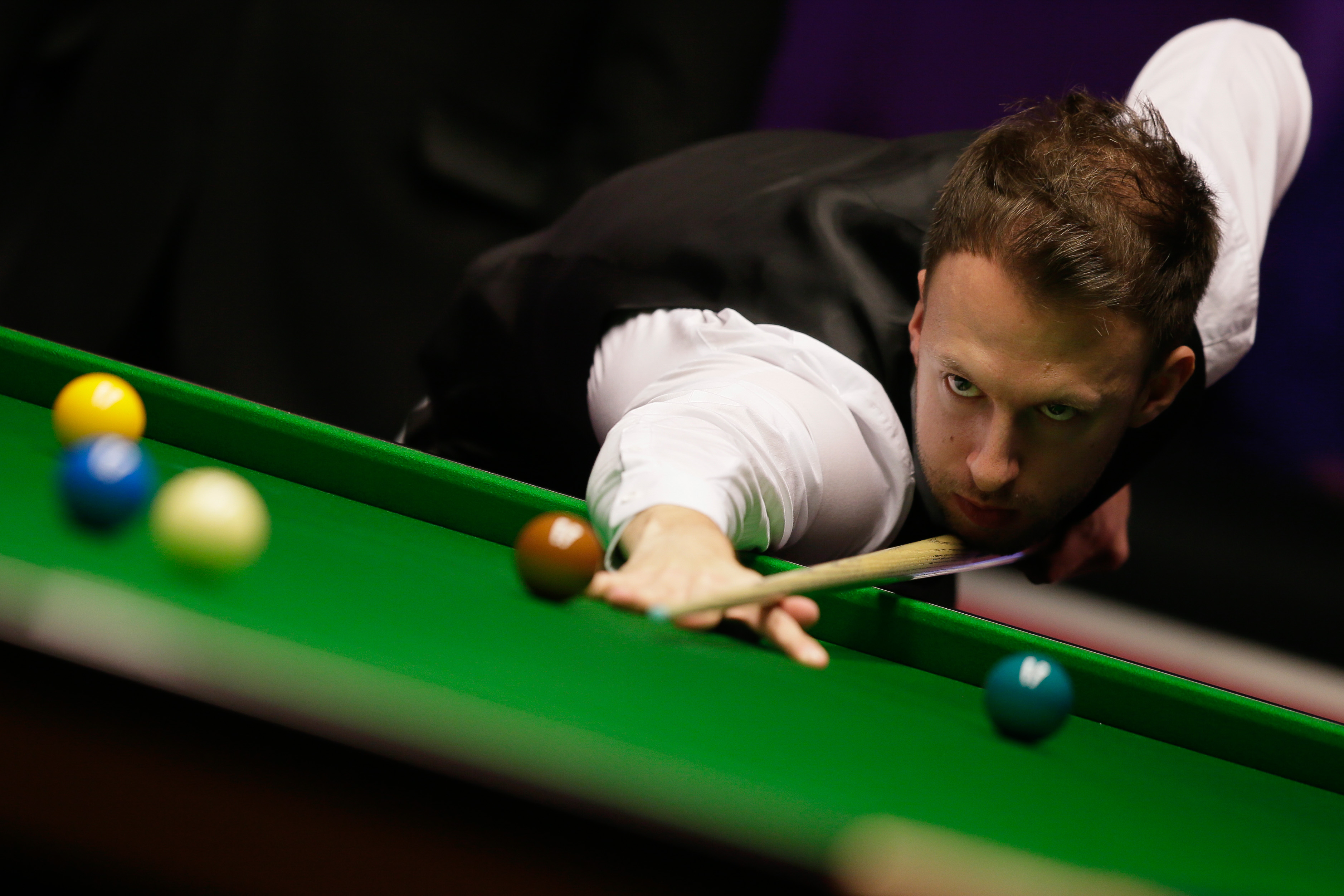 绕事件主轴 绕事件主轴